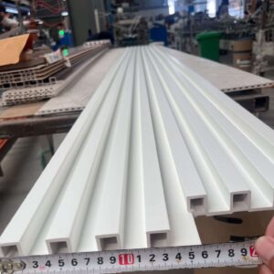 Set 14 Panouri Decorativ Riflaj WPC Lemn alb Compozit Durabil , 159×2900×23 cod culor wt153 - Image 1