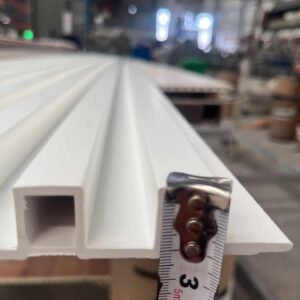 Set 14 Panouri Decorativ Riflaj WPC Lemn alb Compozit Durabil , 159×2900×23 cod culor wt153 - Image 4